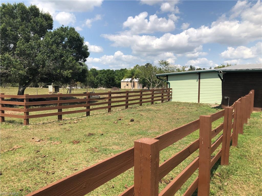 ACREAGE - Land