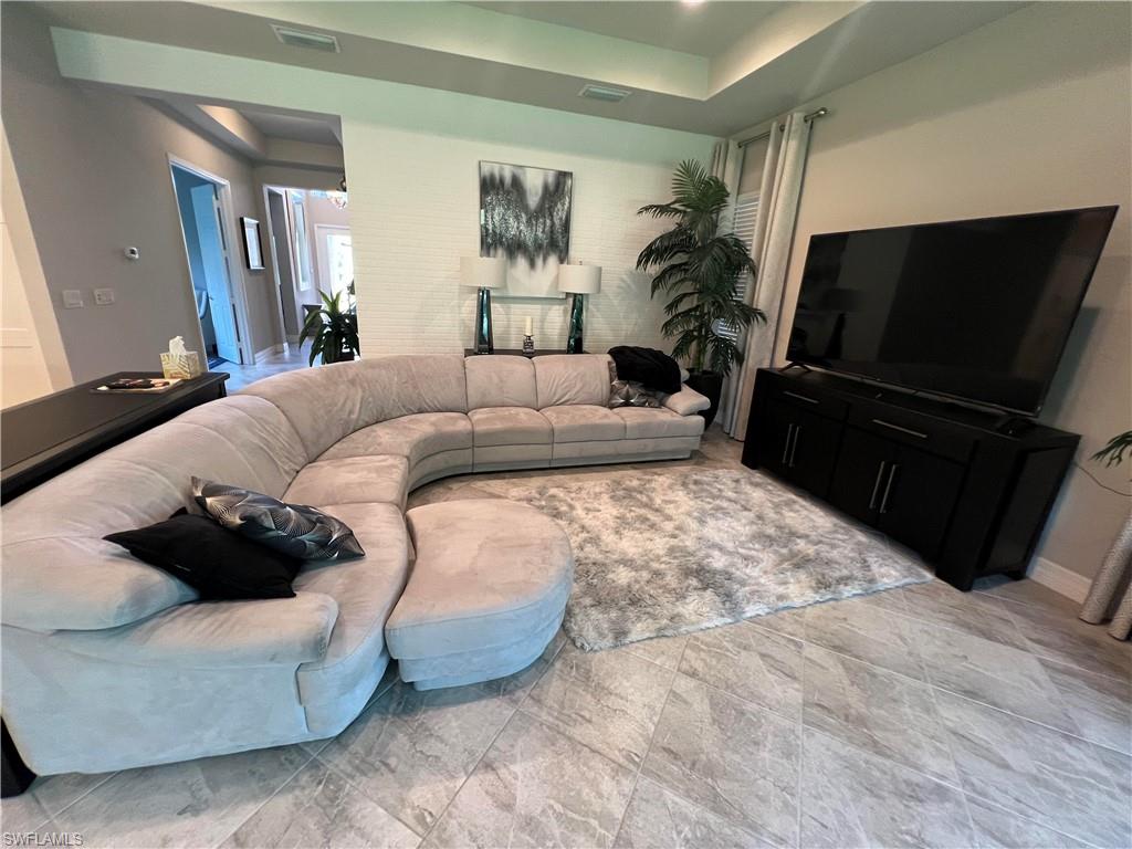 MARINA BAY - Residential Lease