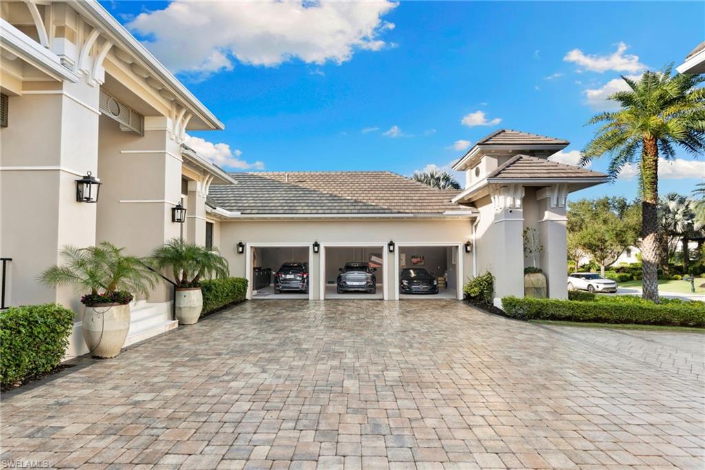 BAY WOODS - Residential