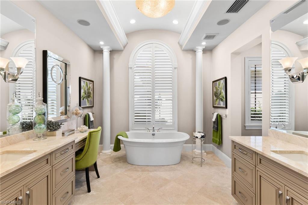 BAY WOODS - Residential
