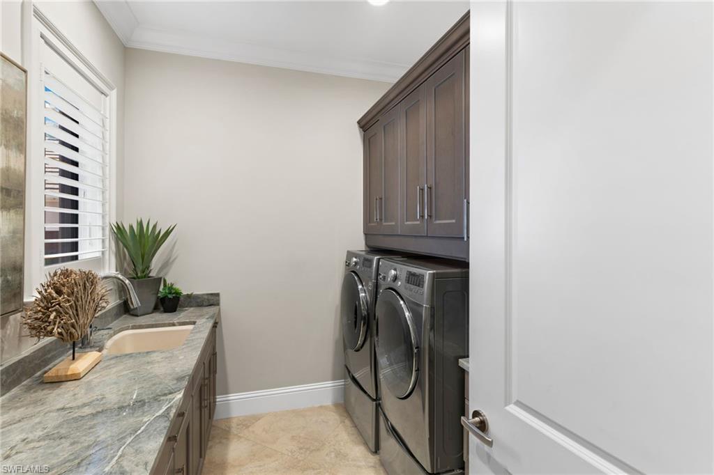 BAY WOODS - Residential