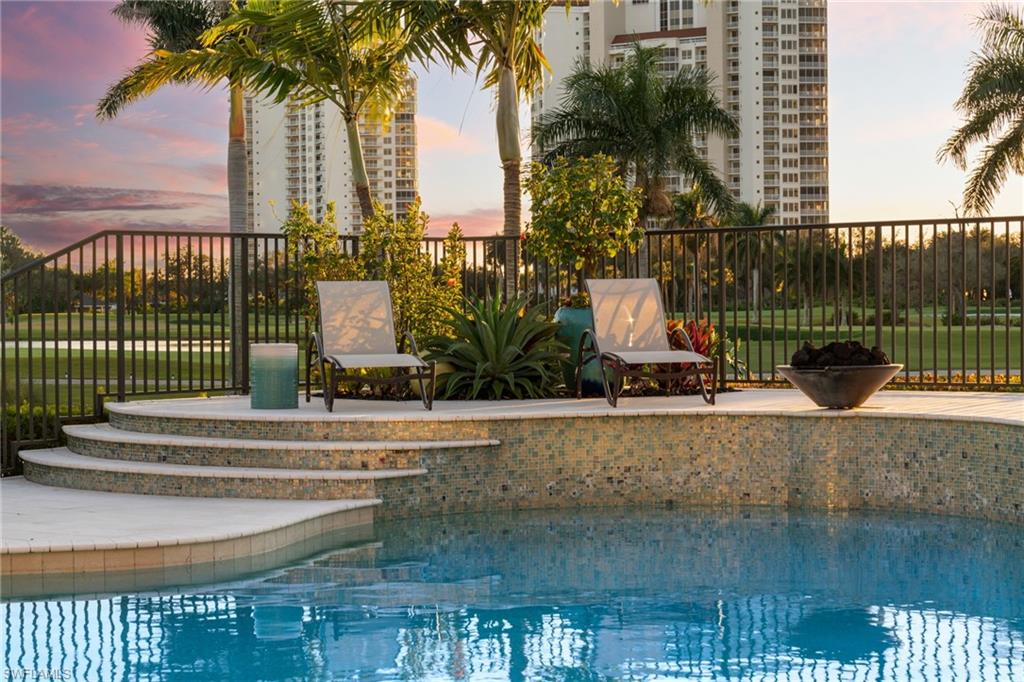 BAY WOODS - Residential