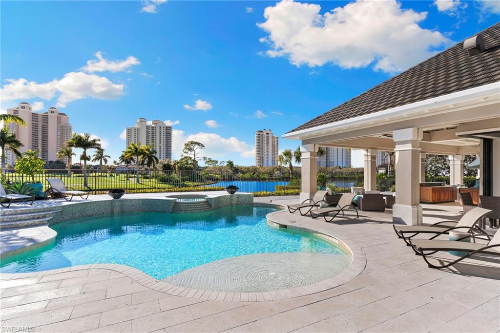 BAY WOODS - Residential