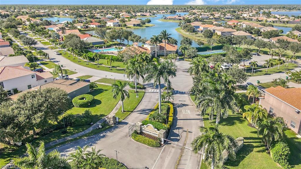 VALENCIA LAKES - Residential