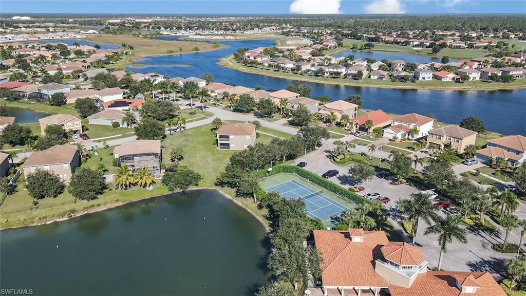 VALENCIA LAKES - Residential