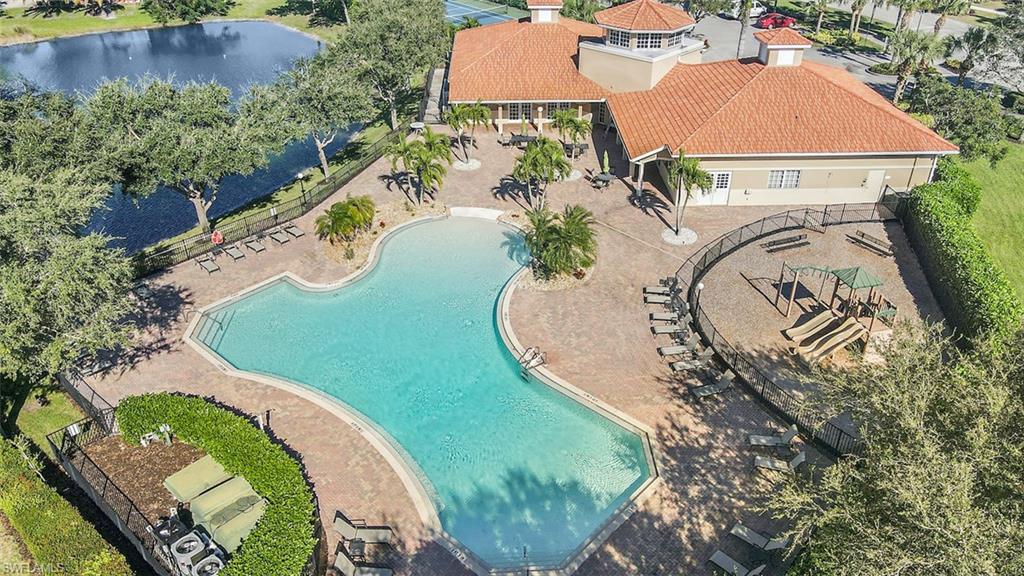 VALENCIA LAKES - Residential