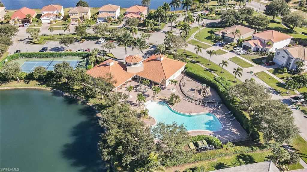 VALENCIA LAKES - Residential