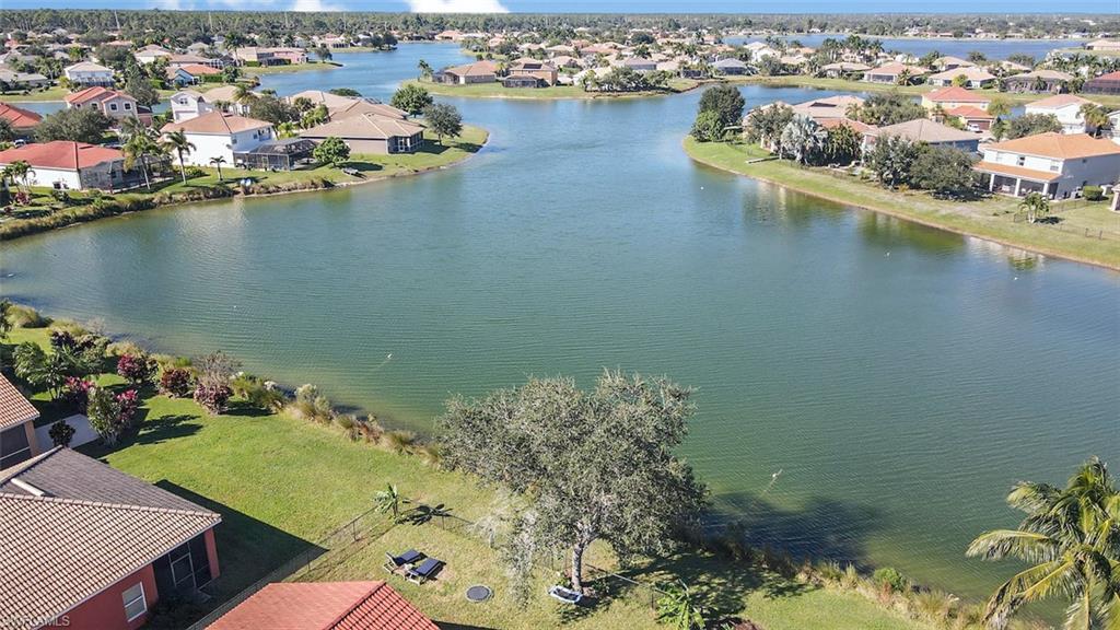 VALENCIA LAKES - Residential