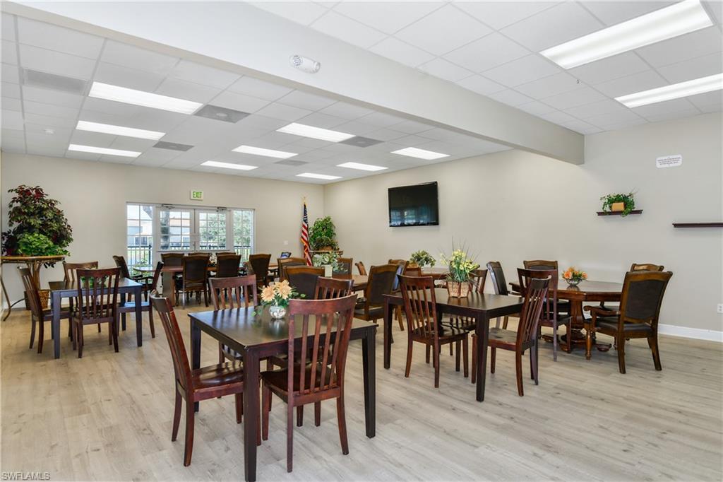 VALENCIA LAKES - Residential
