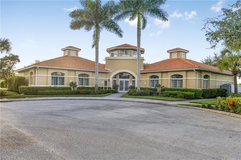 VALENCIA LAKES - Residential