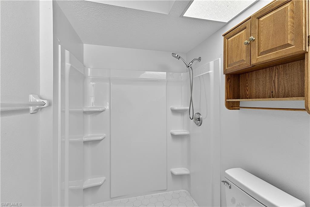 SHAMROCK LAKES - Residential