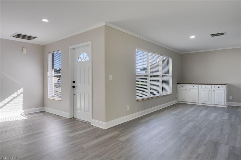 SAN CARLOS PARK - Residential