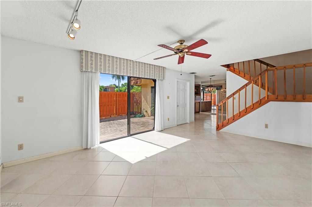 PARKWOODS TOWNHOUSE COMMUNITY - Residential