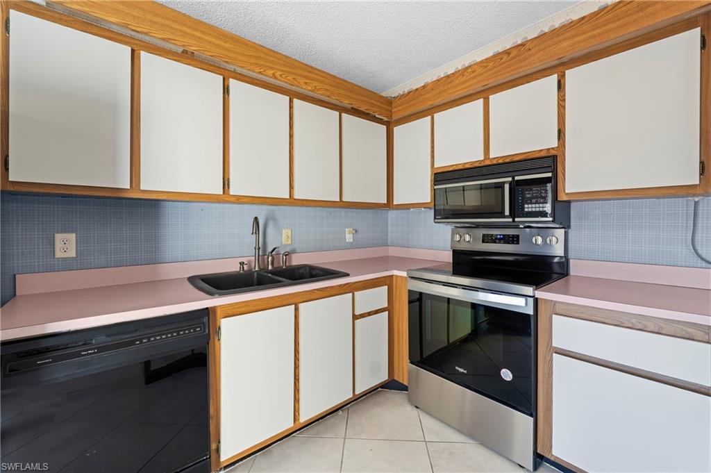 PARKWOODS TOWNHOUSE COMMUNITY - Residential