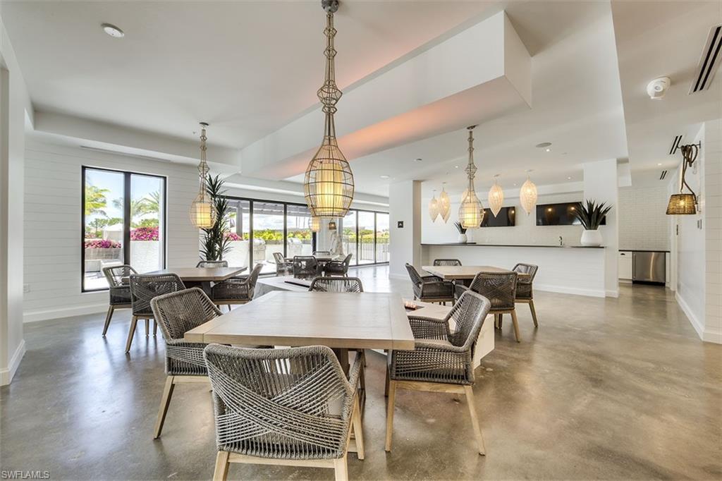 ELEVEN ELEVEN CENTRAL - Residential