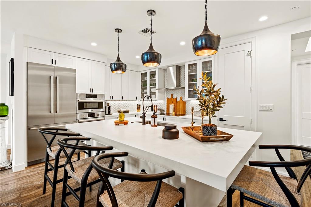 ELEVEN ELEVEN CENTRAL - Residential