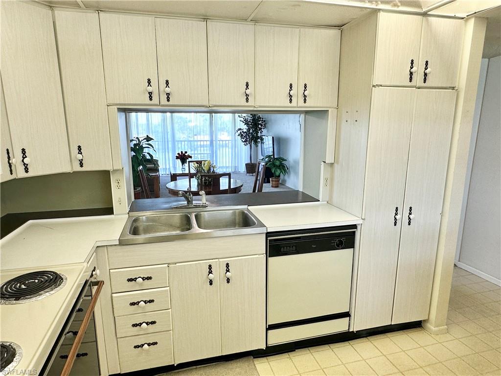 SEVEN LAKES - Residential