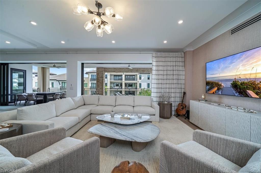 QUATTRO AT NAPLES SQUARE - Residential