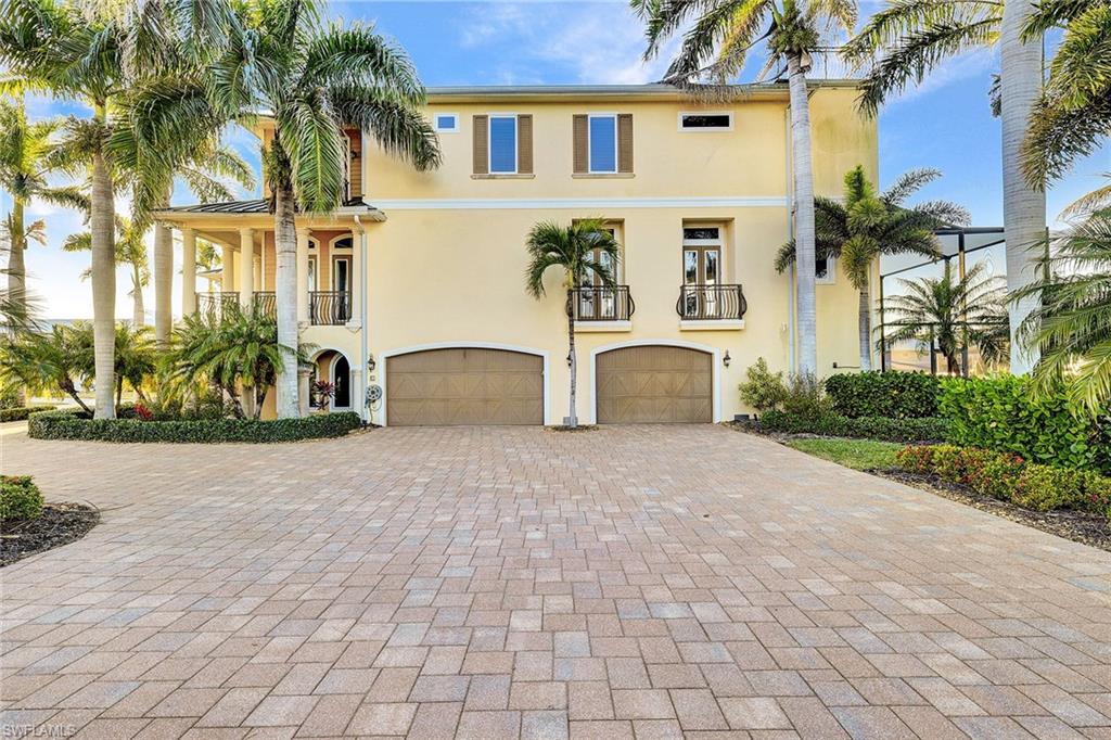 IMPERIAL SHORES - Residential