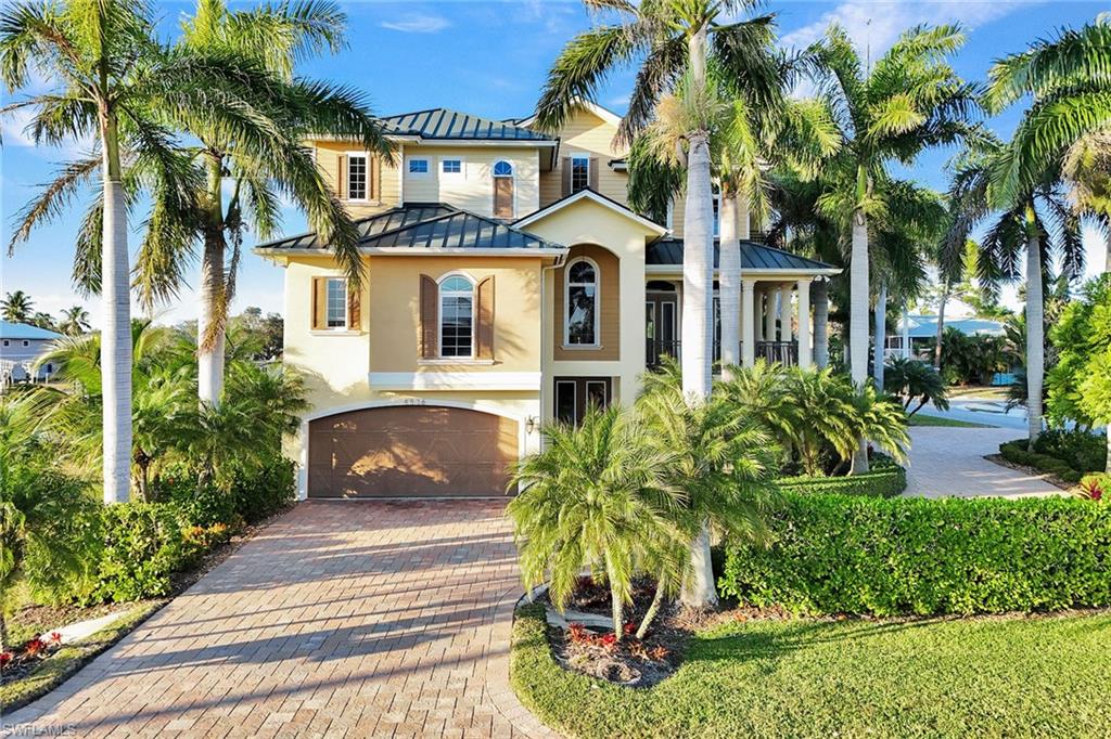 IMPERIAL SHORES - Residential