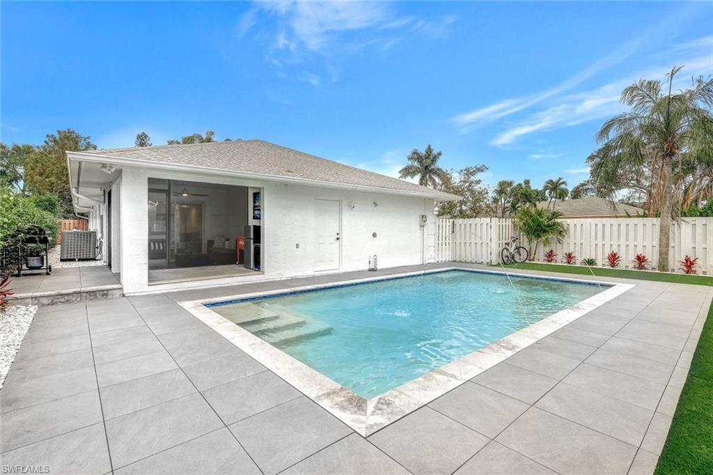 NAPLES PARK - Residential