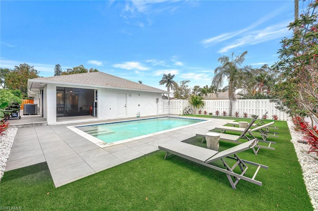 NAPLES PARK - Residential