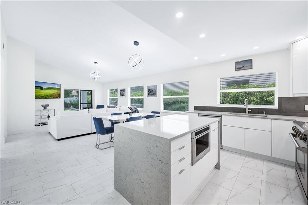 NAPLES PARK - Residential
