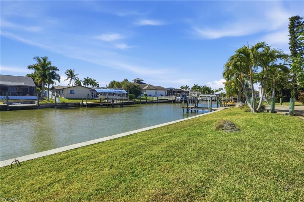 CAPE CORAL - Land