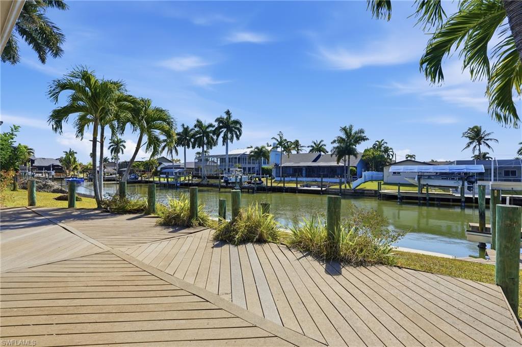 CAPE CORAL - Land