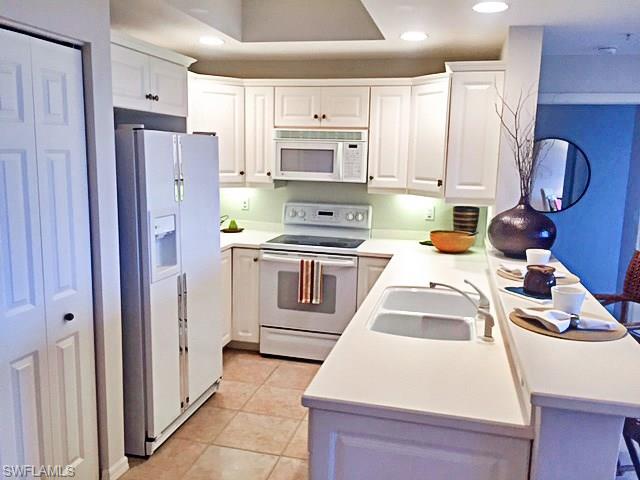 TOWER POINTE AT ARBOR TRACE - Residential