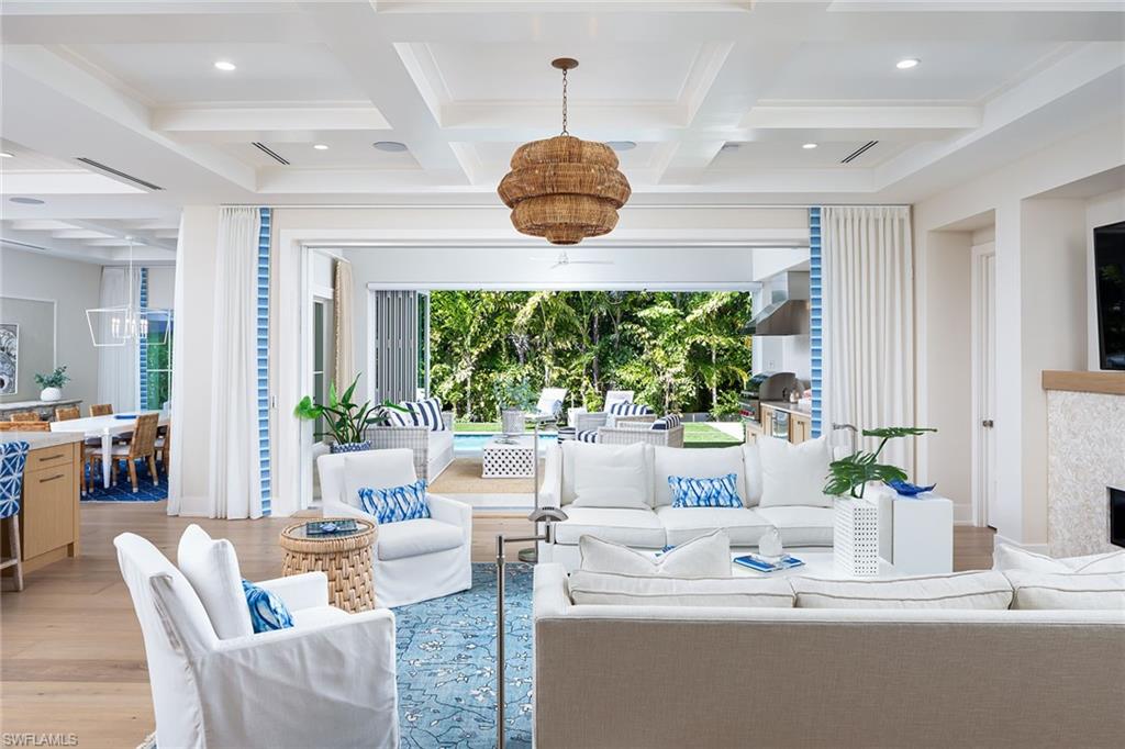 OLDE NAPLES - Residential