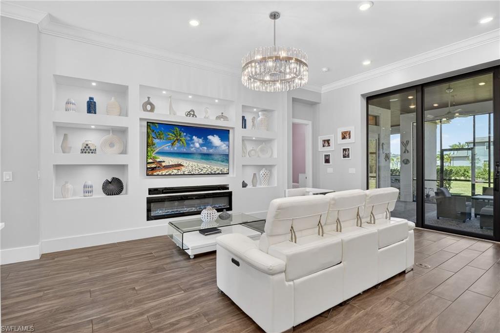 CORKSCREW ESTATES - Residential