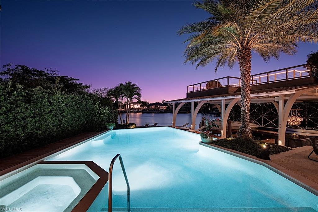 AQUALANE SHORES - Residential