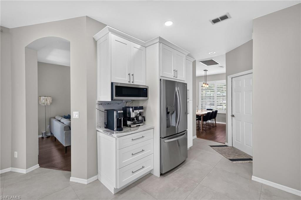 COLONY LAKES - Residential