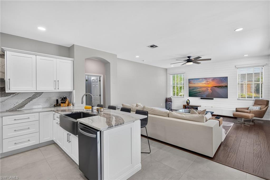 COLONY LAKES - Residential