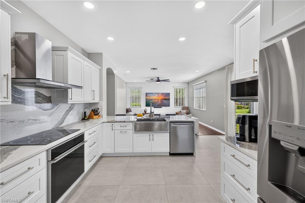 COLONY LAKES - Residential