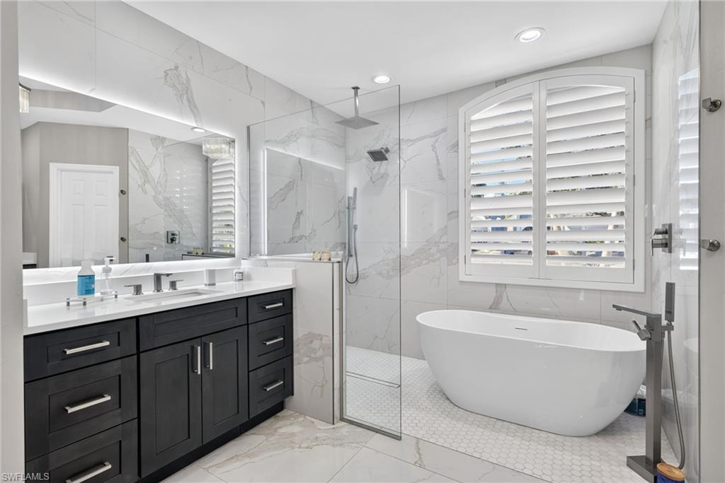 COLONY LAKES - Residential