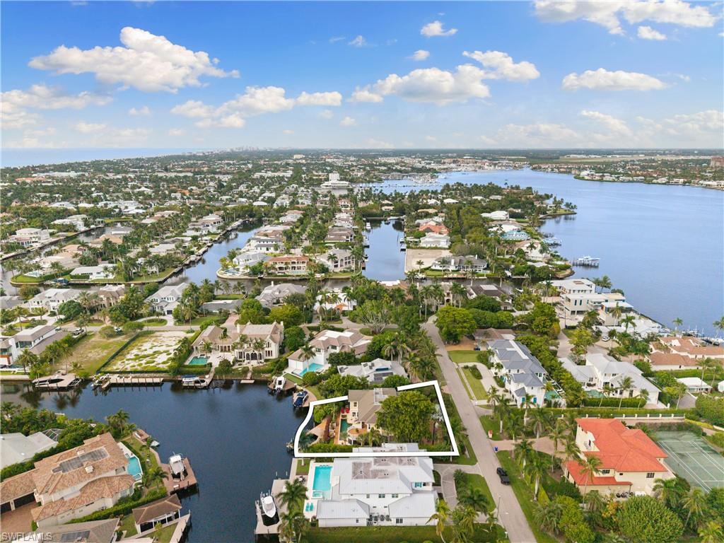 AQUALANE SHORES - Residential