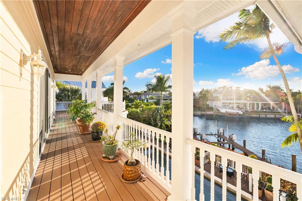 AQUALANE SHORES - Residential