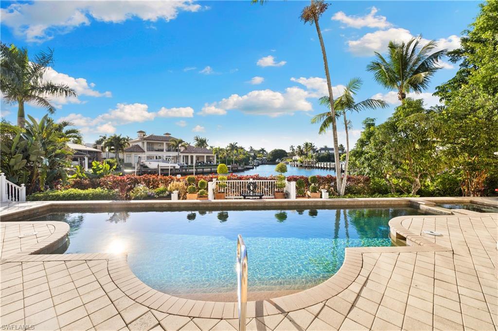AQUALANE SHORES - Residential