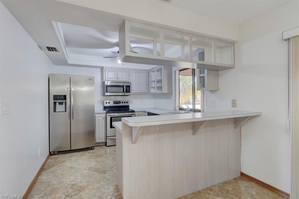 COUNTRY CLUB ESTATES - Residential