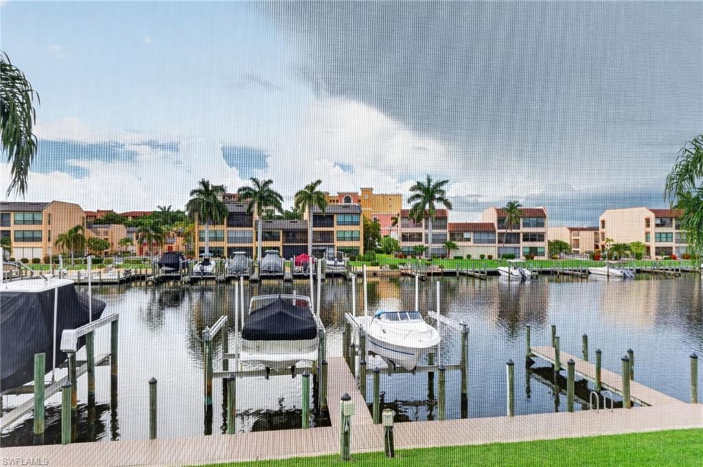 CORAL REEF CONDO - Residential