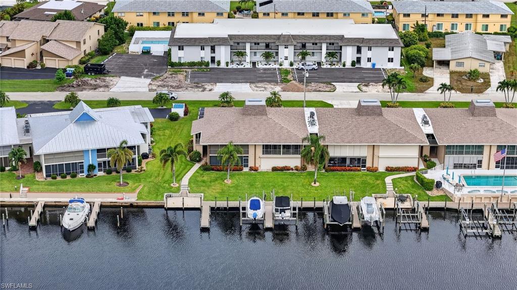 CORAL REEF CONDO - Residential