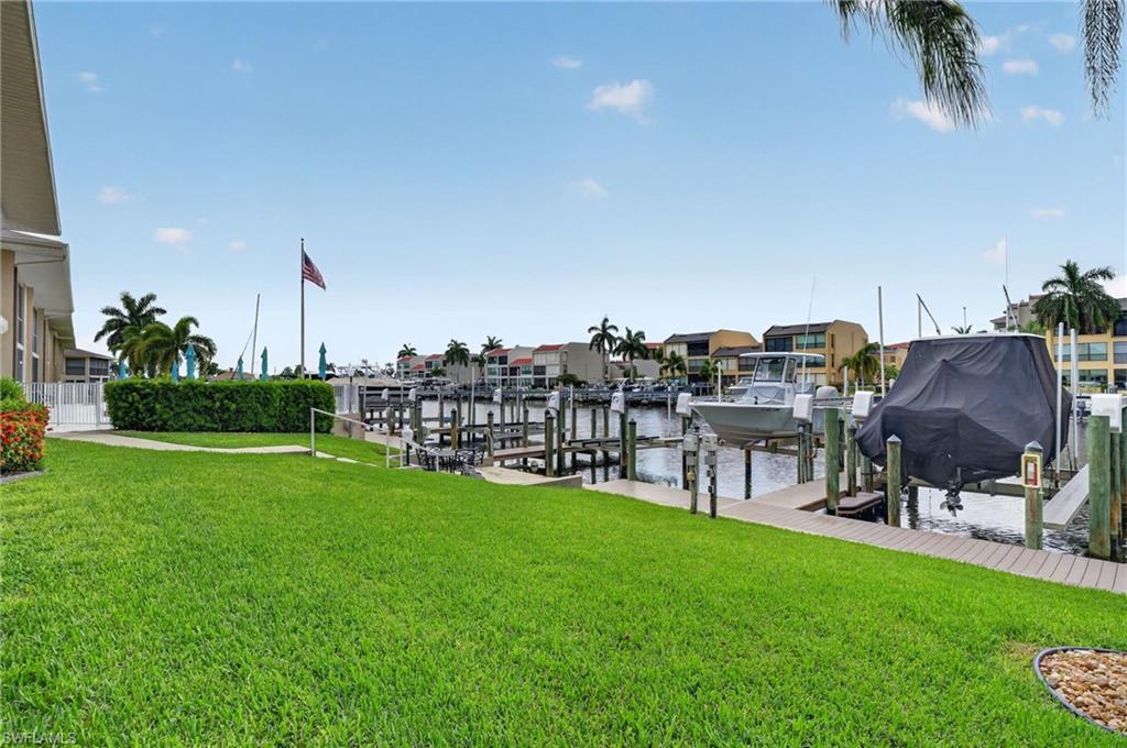 CORAL REEF CONDO - Residential