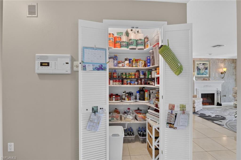 CORAL REEF CONDO - Residential