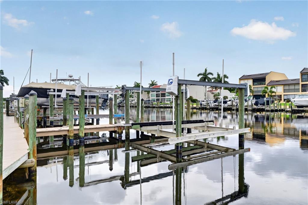 CORAL REEF CONDO - Residential