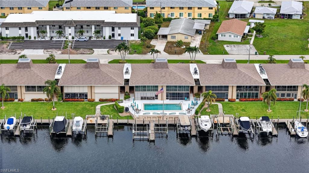 CORAL REEF CONDO - Residential