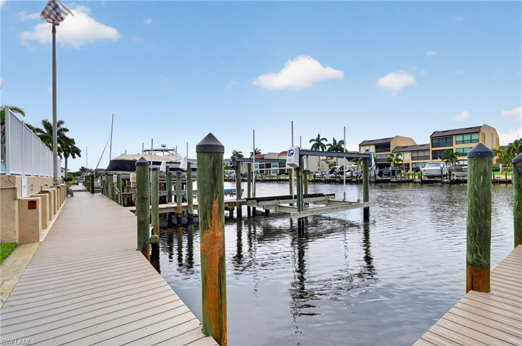 CORAL REEF CONDO - Residential