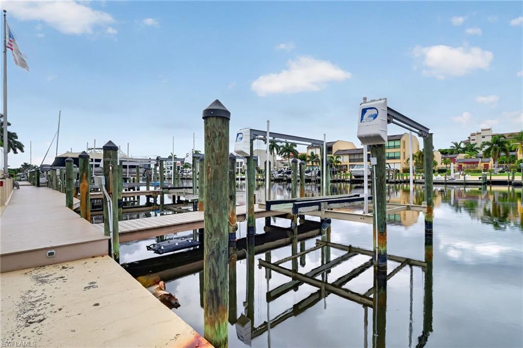 CORAL REEF CONDO - Residential