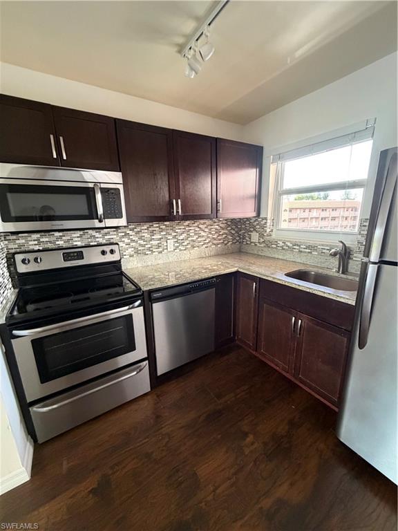Updated 1BR/1BA condo with stunning lake and golf course views in the heart of North Naples! Located in the desirable community of Turtle Lake, this move-in ready residence features an updated kitchen with granite countertops, stainless steel appliances, wood cabinetry, modern backsplash, wood-look flooring throughout, and a spacious screened lanai overlooking the water. Enjoy resort-style amenities including a heated pool, clubhouse, fitness center, tennis, pickleball, bocce, shuffleboard, and more. Just minutes to Naples’ beautiful beaches, Mercato, Waterside Shops, and within walking distance to Publix, Target, Costco, and dining. Florida living at its best!